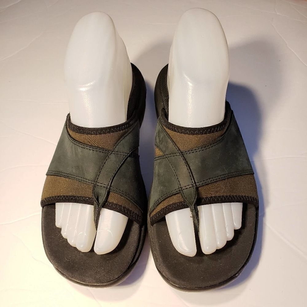 Clarks Springers Leather Flip Flops Sandals sz 7M - Picture 1 of 8